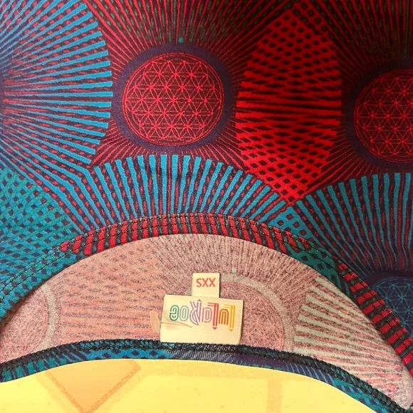 LuLaRoe Irma Tunic Top Blouse Spiral Pattern Blue Red XXS NWT - Picture 4 of 4